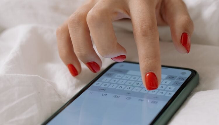 كيفية تطويل الأظافر بسرعه